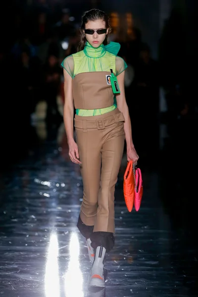 Look 10